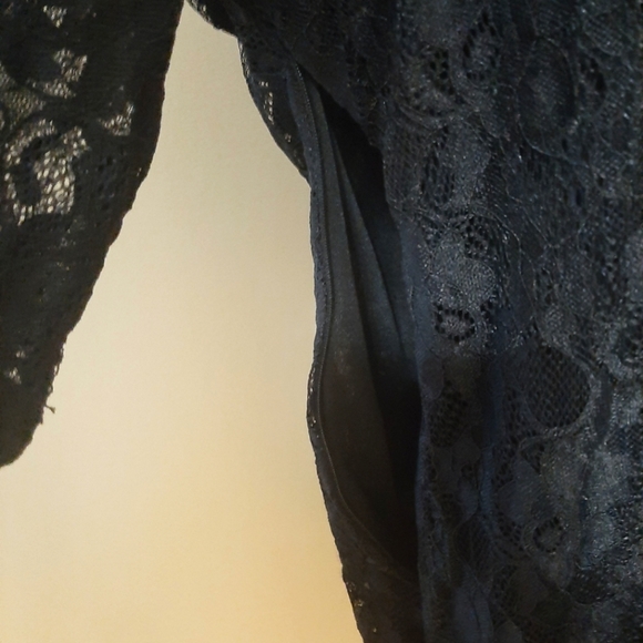 *FINAL SALE* NWT Black All- Over Lace Plus Size Midi Dress - Picture 5 of 6